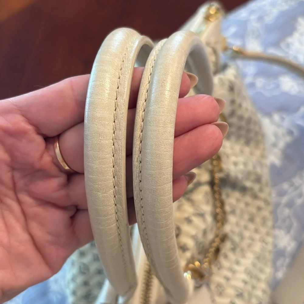 Louis Vuitton magnificent 100%